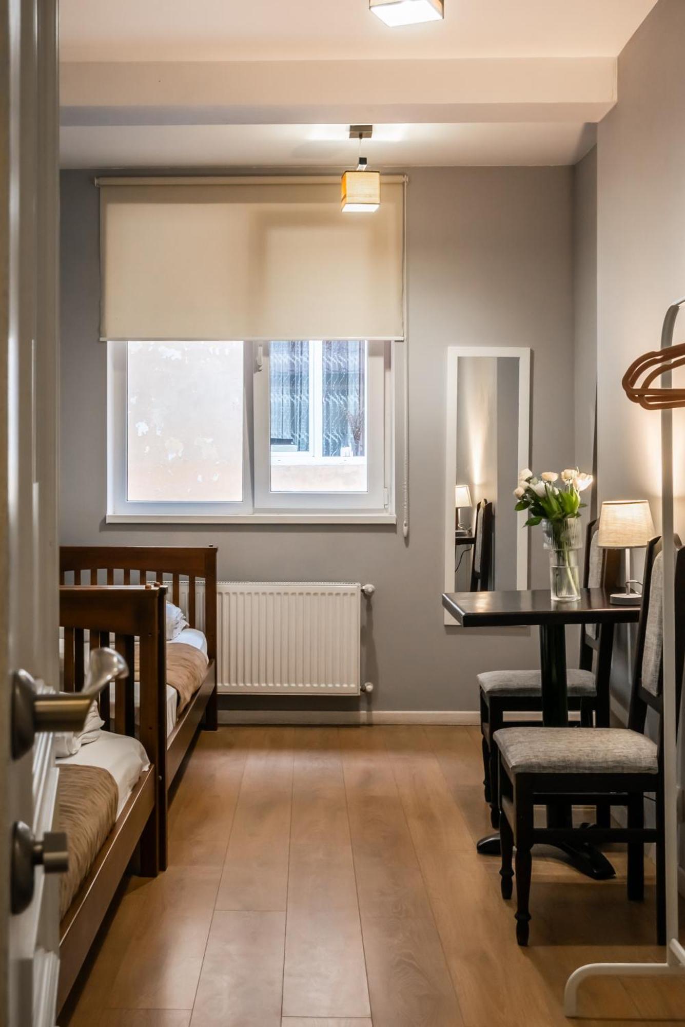 Gar'Is Hostel Lviv Ngoại thất bức ảnh