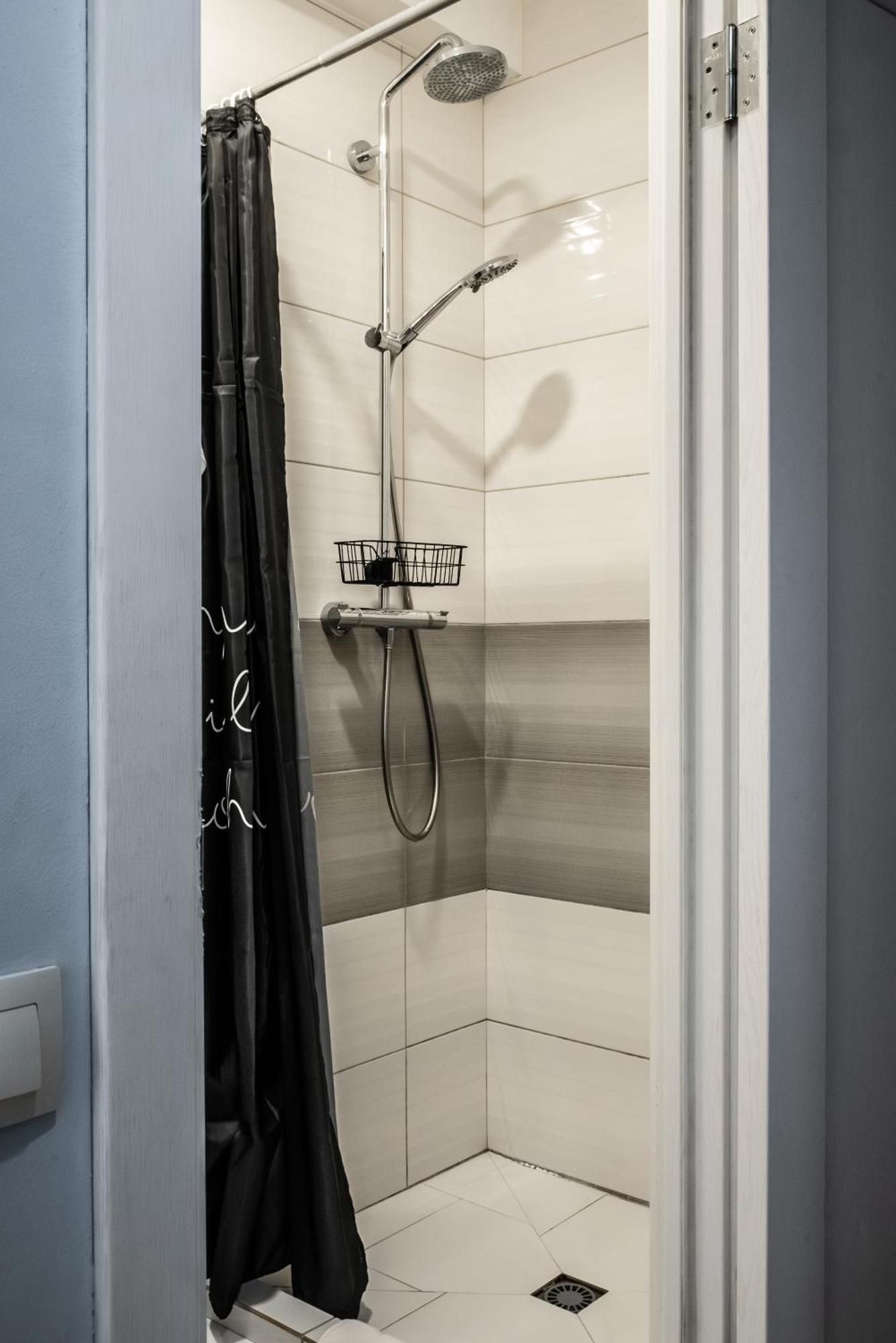 Gar'Is Hostel Lviv Ngoại thất bức ảnh