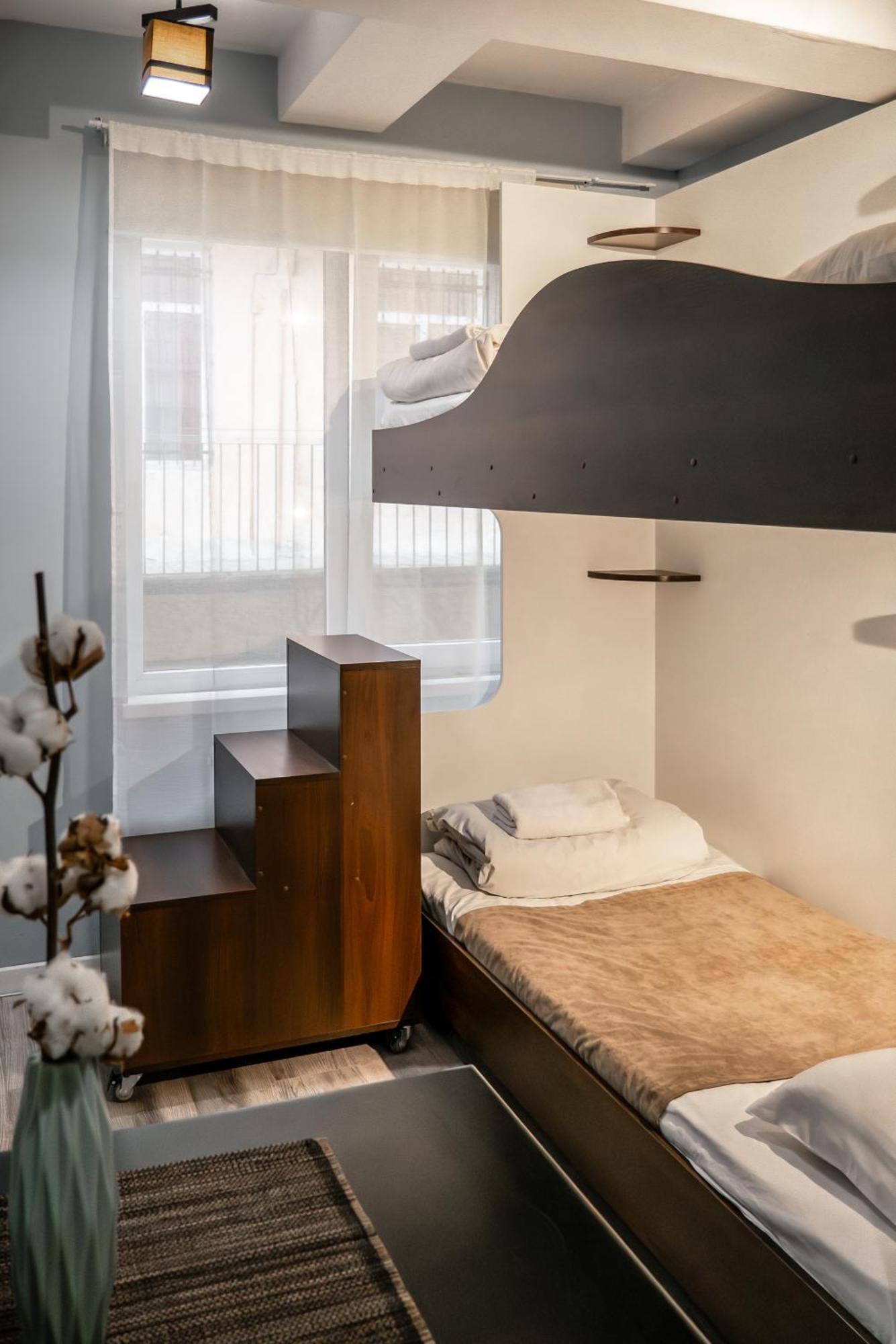 Gar'Is Hostel Lviv Ngoại thất bức ảnh