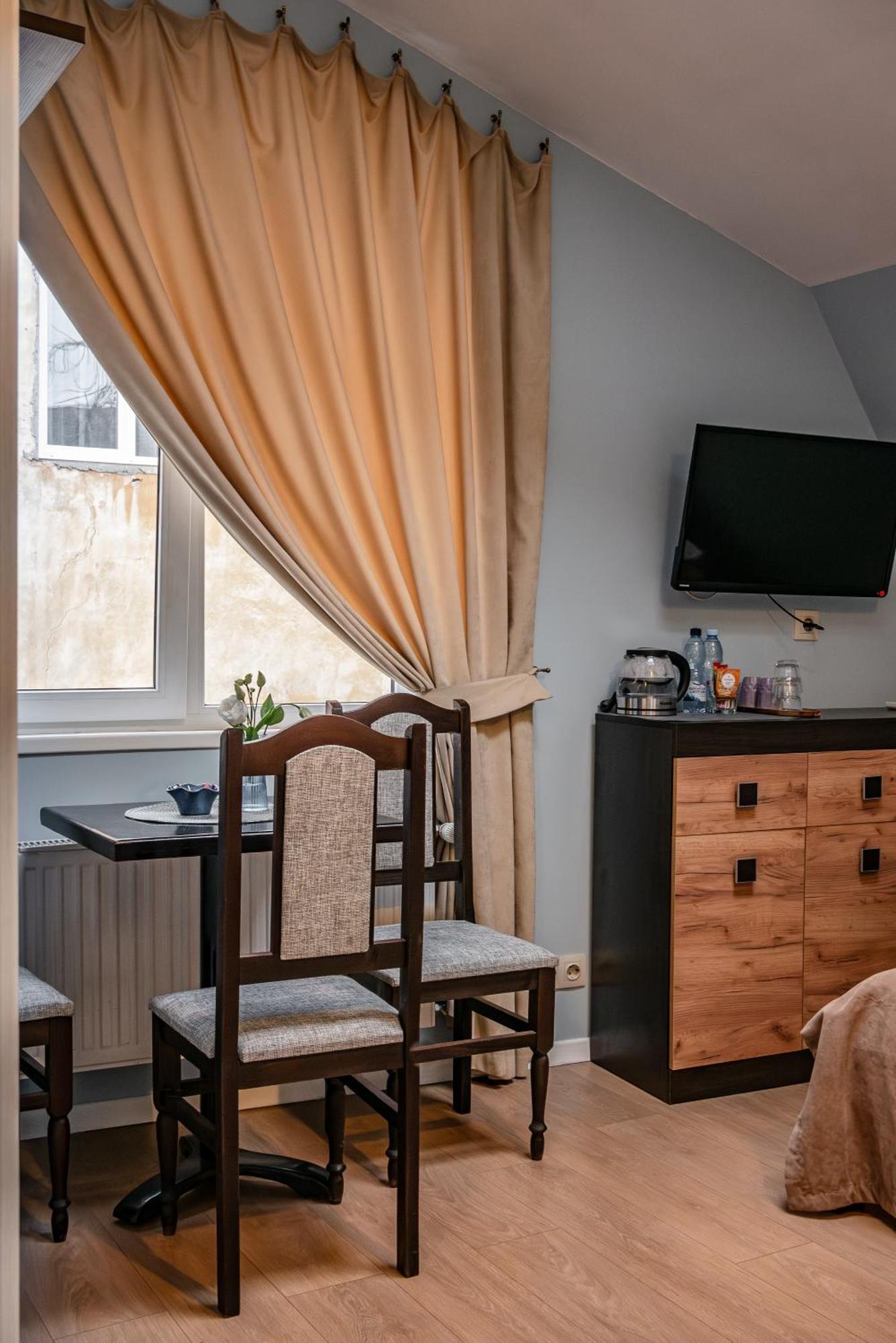 Gar'Is Hostel Lviv Ngoại thất bức ảnh