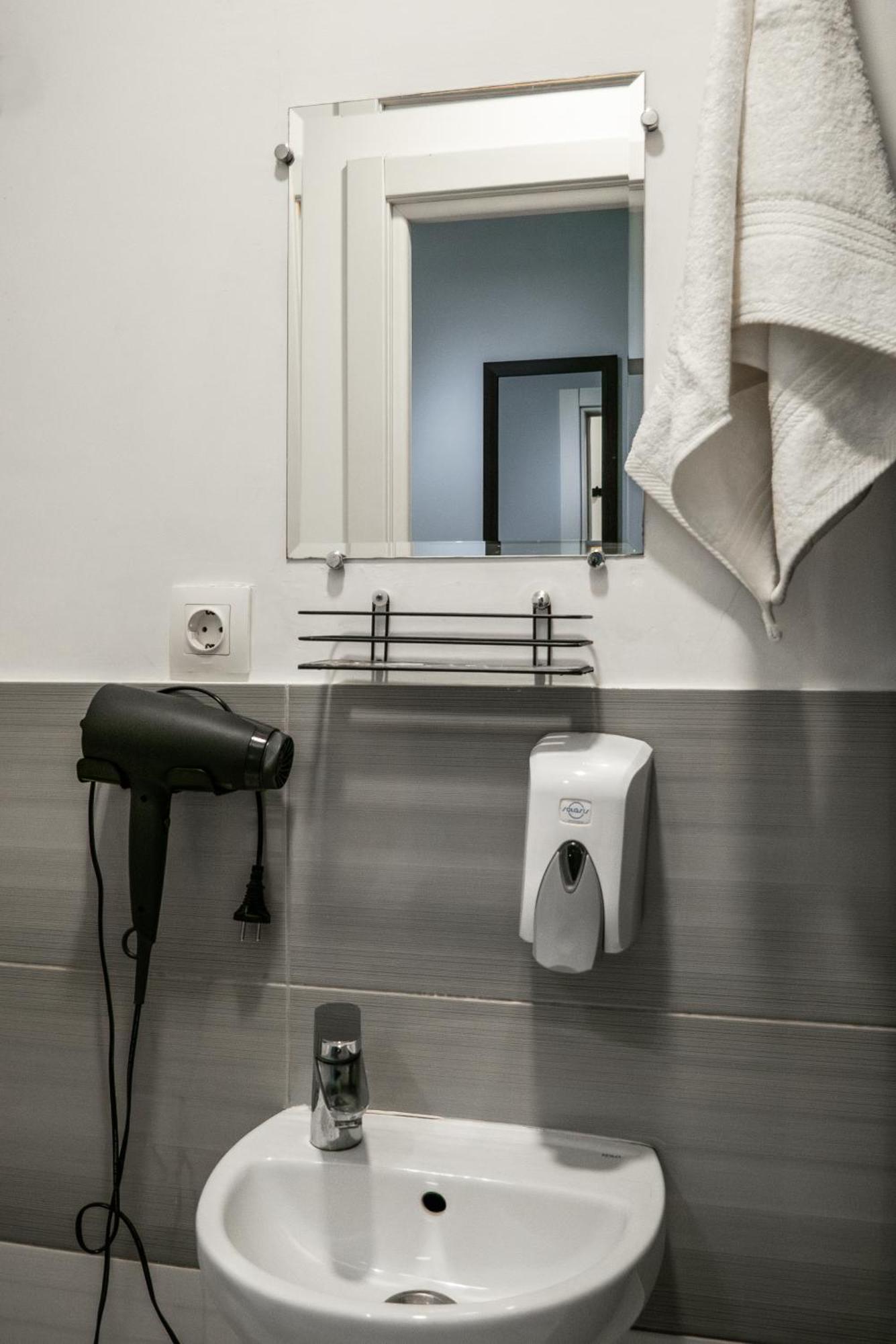 Gar'Is Hostel Lviv Ngoại thất bức ảnh