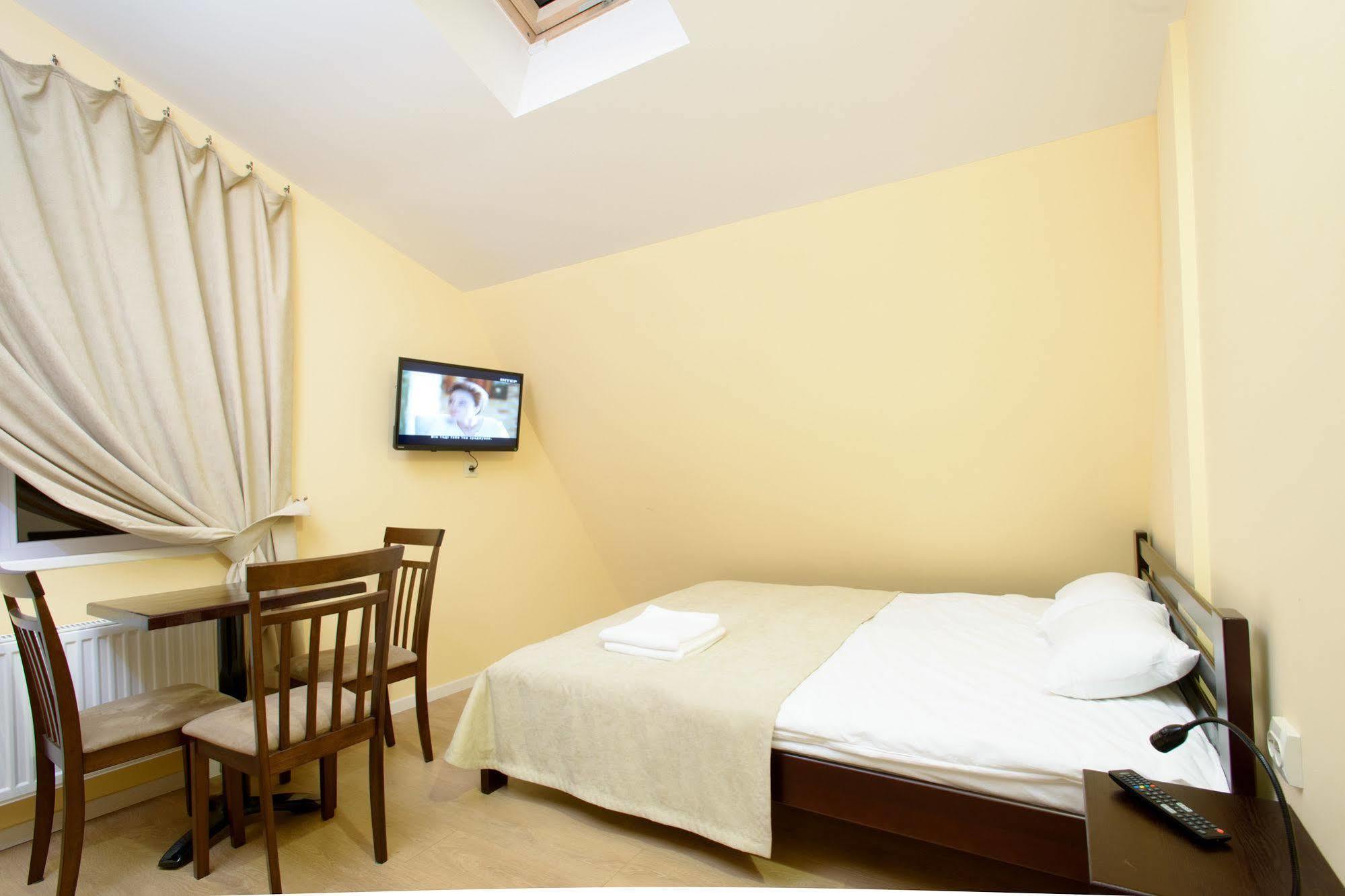 Gar'Is Hostel Lviv Ngoại thất bức ảnh