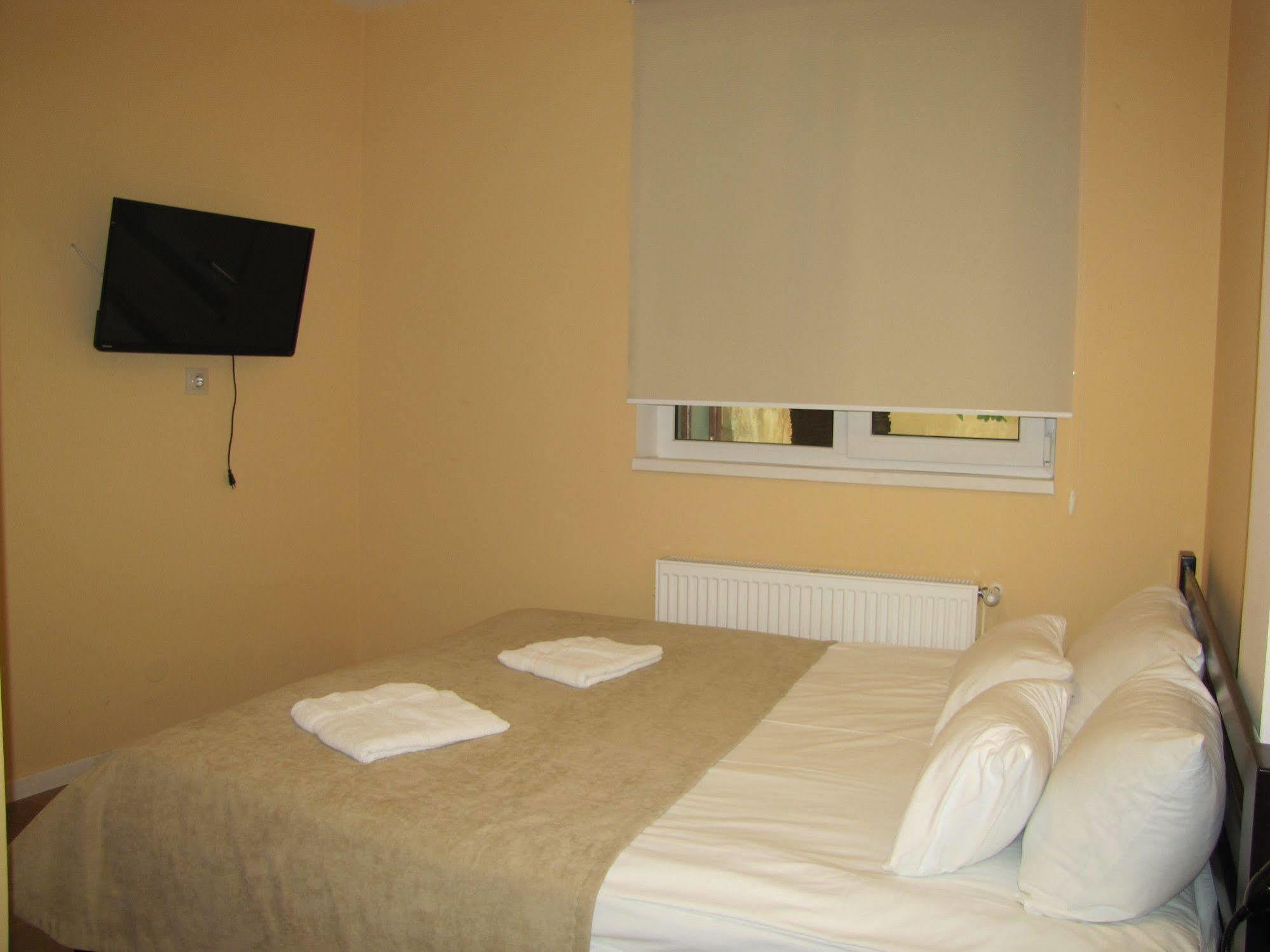 Gar'Is Hostel Lviv Ngoại thất bức ảnh